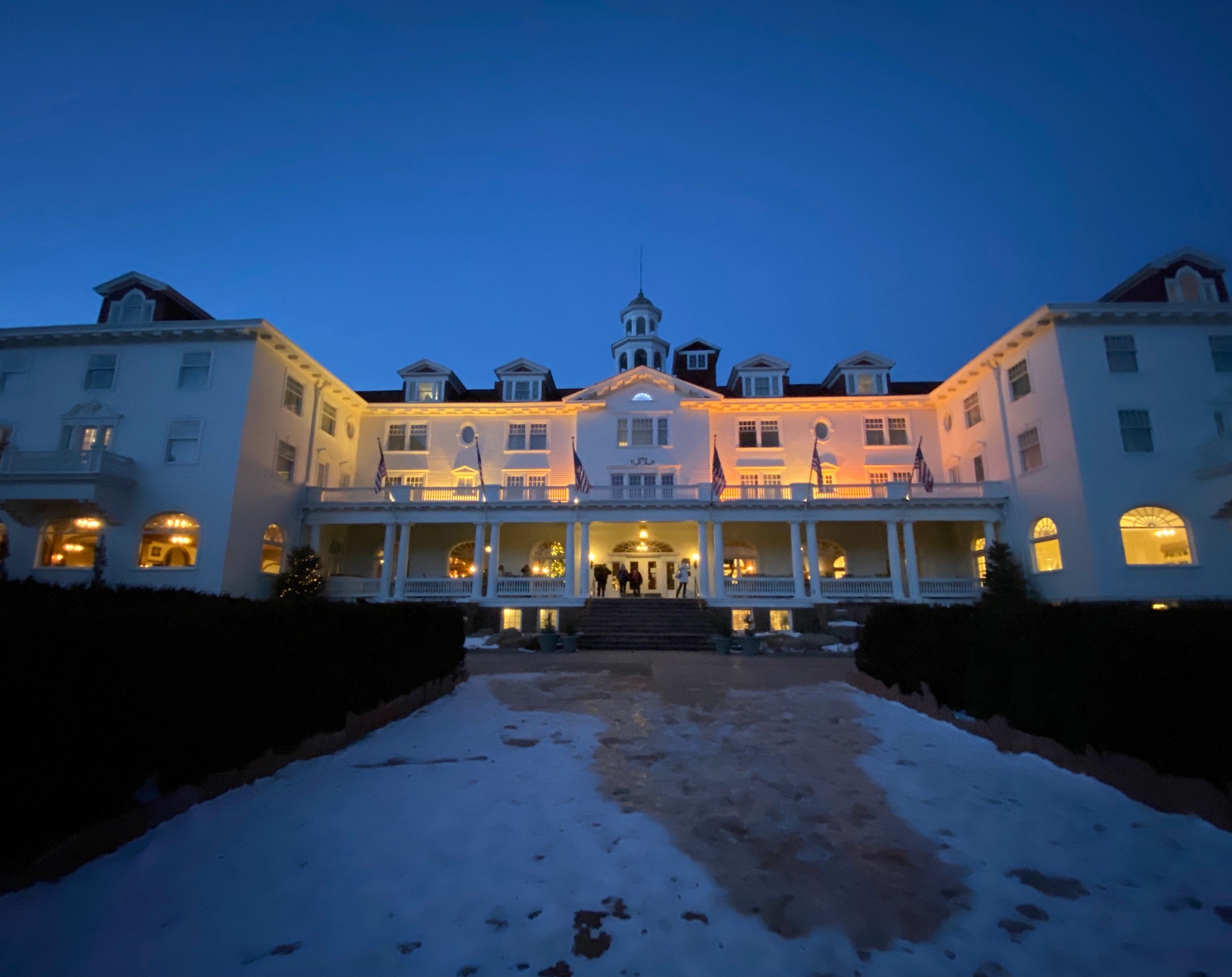 You are currently viewing Would you stay at 1 of these 8 haunted hotels this Halloween?