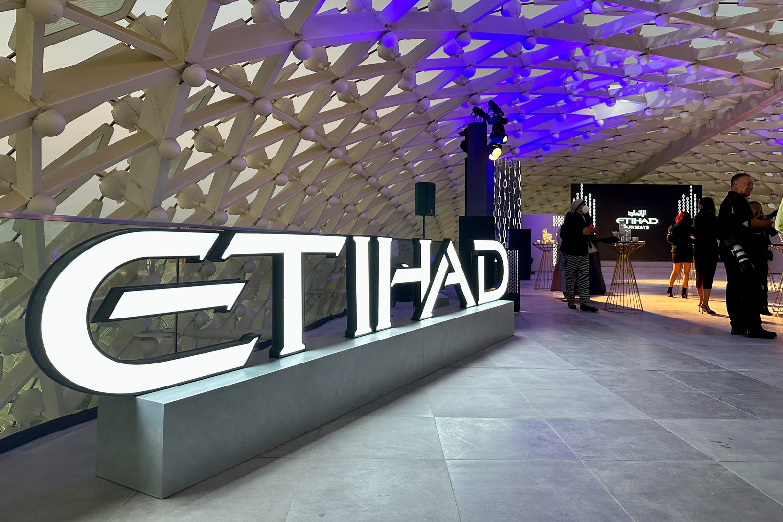 Read more about the article Etihad unveils overhauled premium experience in partnership with Armani/Casa
