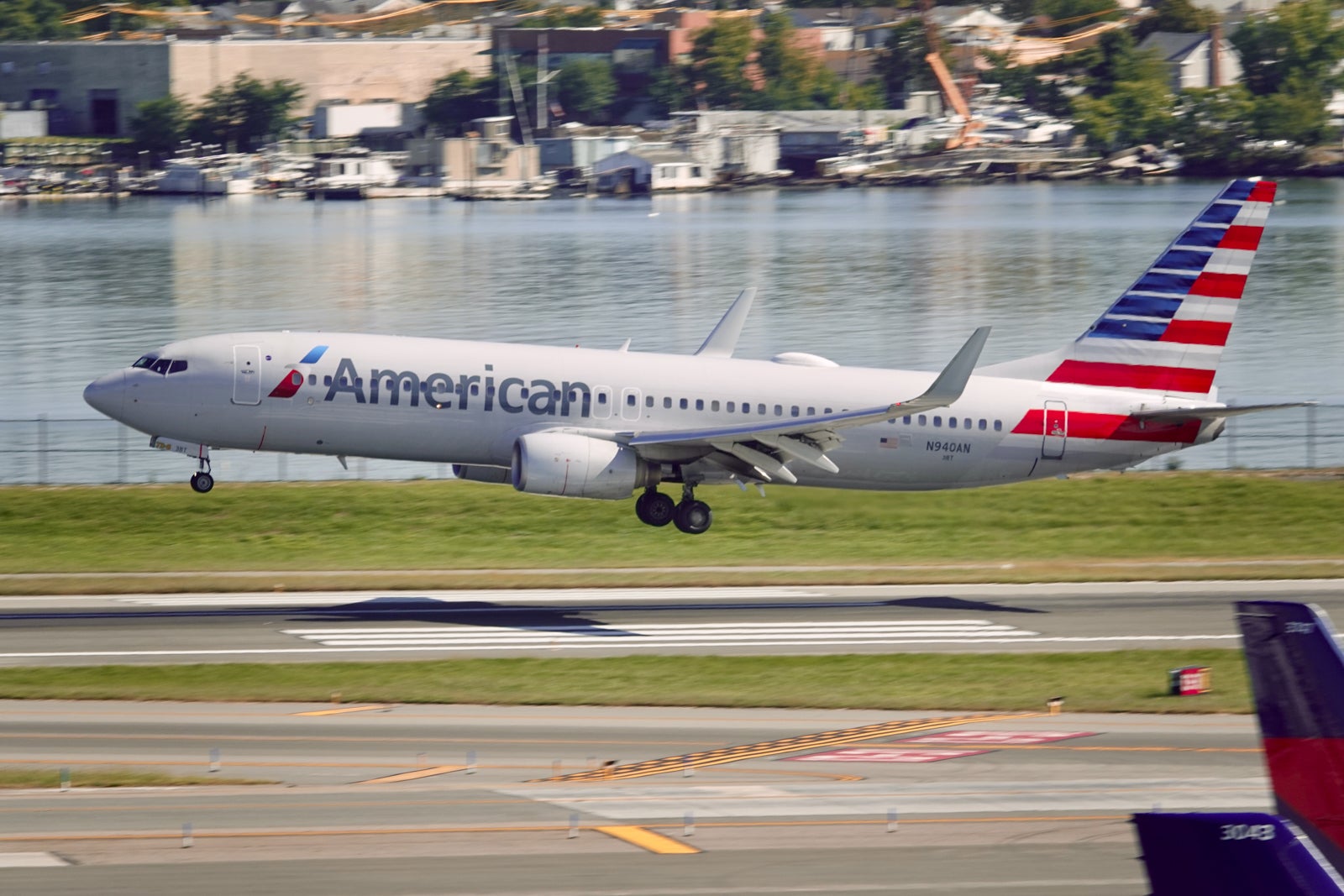 Read more about the article How to earn miles in the American Airlines AAdvantage program