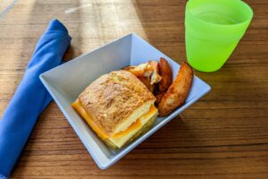 Read more about the article 7 secret Carnival cruise breakfast spots that let you skip the buffet crowds
