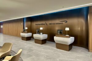 Read more about the article 1st look: American Airlines, British Airways unveil 3 gorgeous lounges in JFK’s Terminal 8