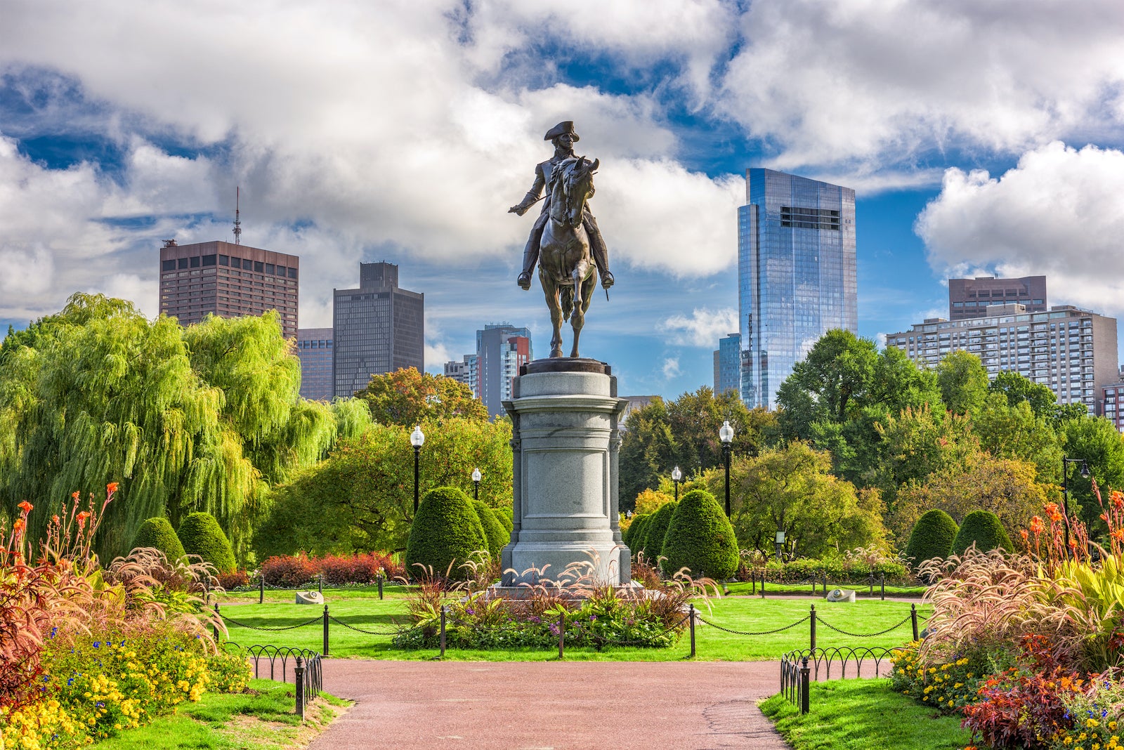 Read more about the article Book round-trip flights to Boston starting at $98