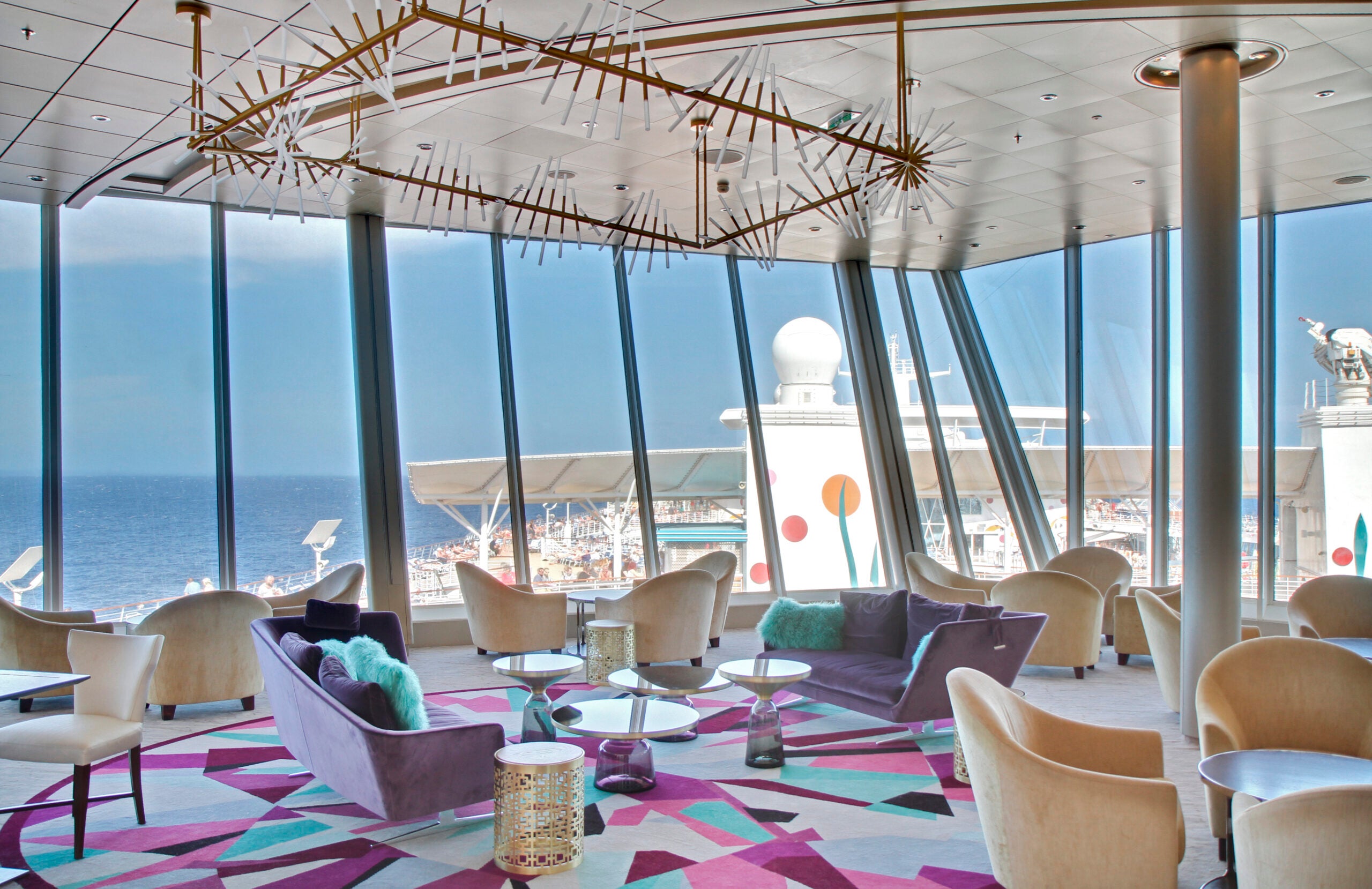 You are currently viewing 7 reasons you should splurge for a suite on your next cruise