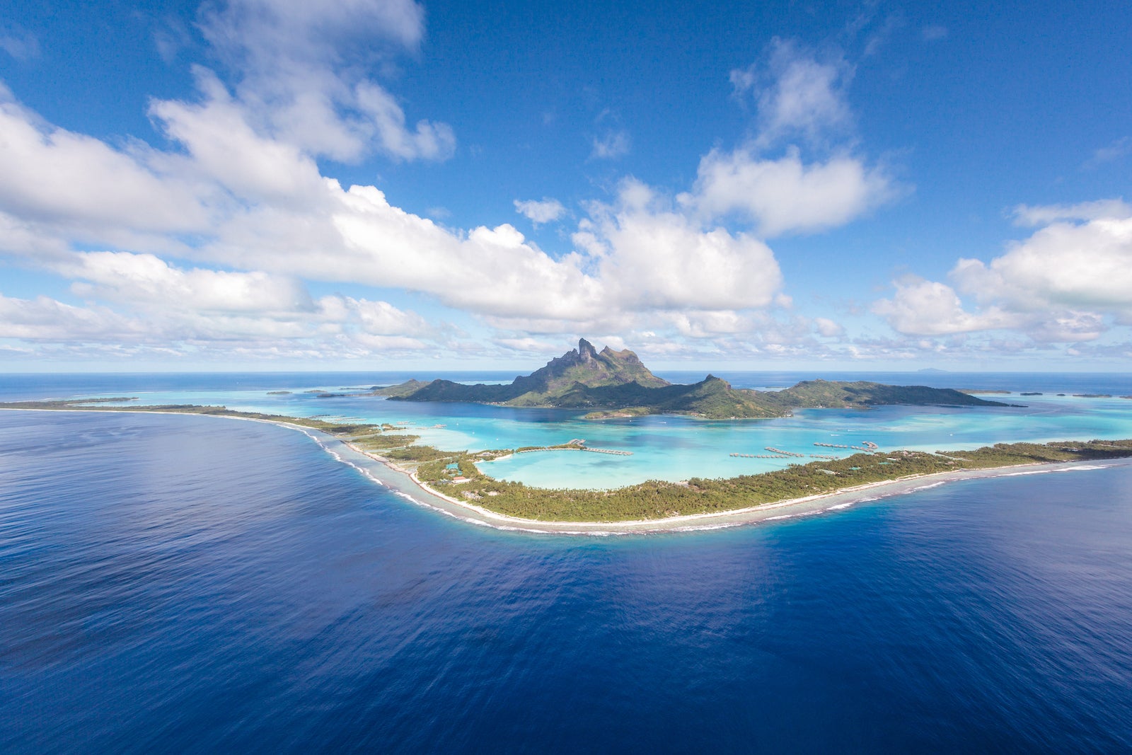 You are currently viewing Round-trip fares to French Polynesia starting at $600 through February