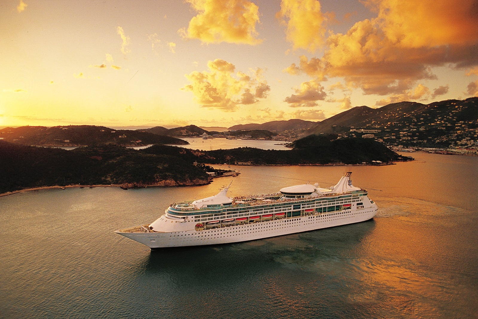 Read more about the article The 6 best Royal Caribbean ships for adults