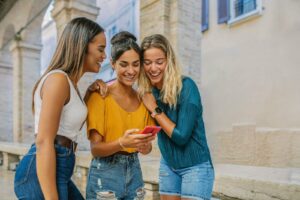 Read more about the article Cruising or traveling abroad this summer? Why these cellphone packages can be your best travel companion