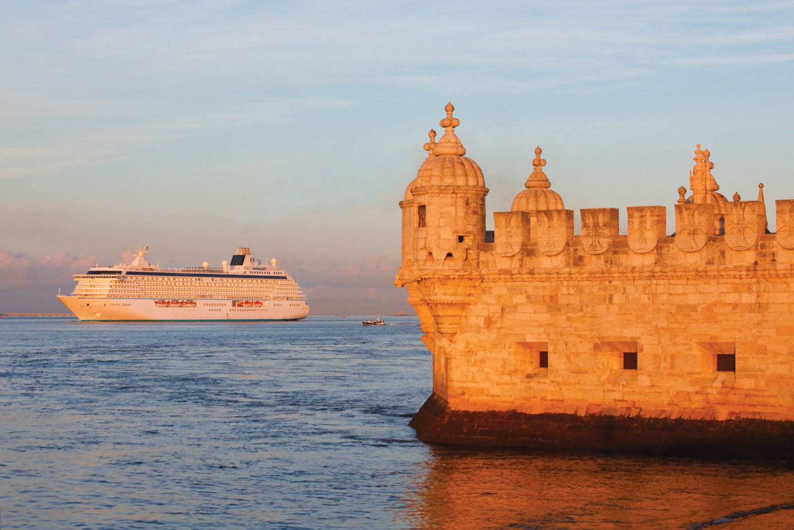 Read more about the article The 5 best destinations you can visit on a Crystal cruise ship