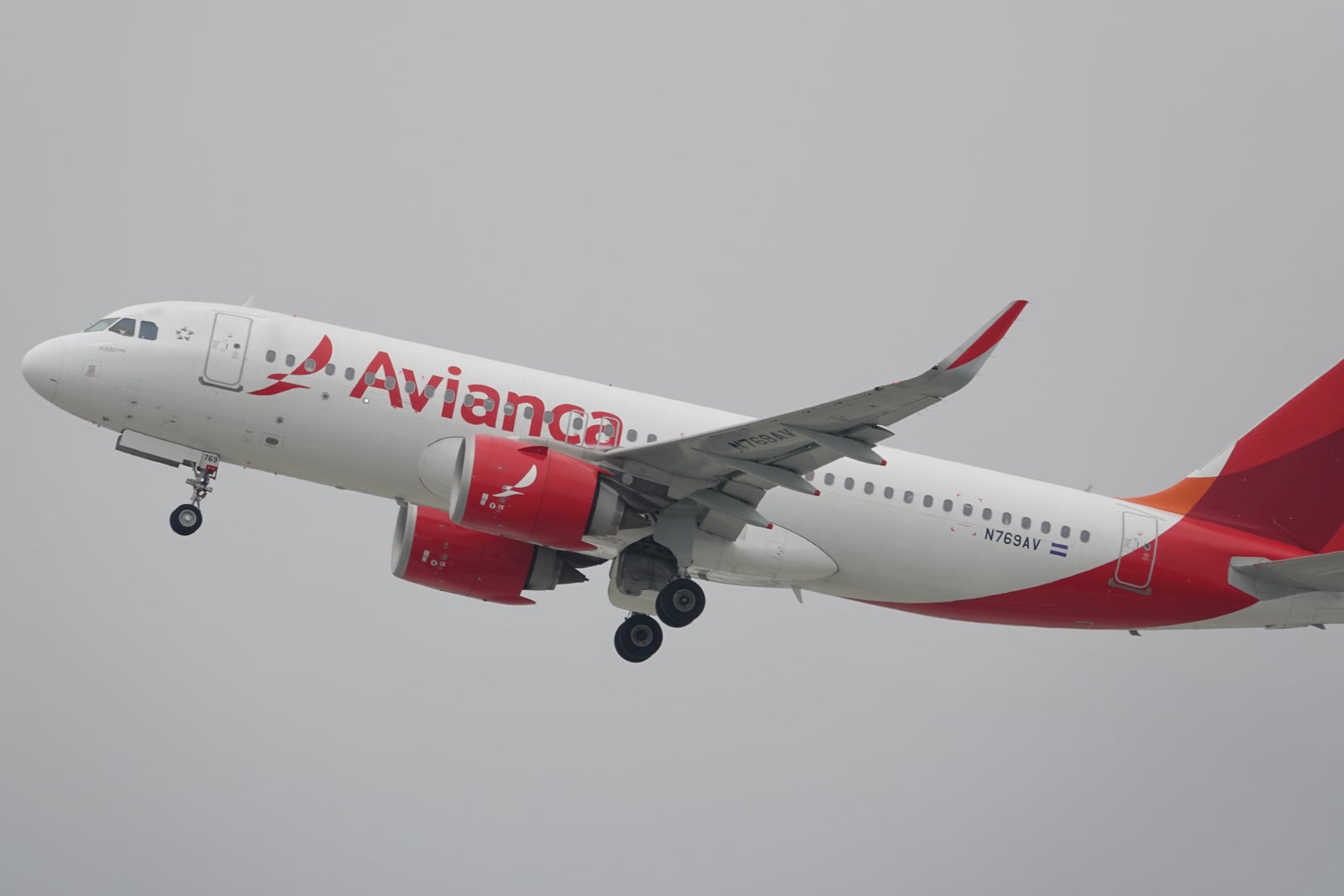 You are currently viewing 3 ways Avianca LifeMiles could improve its program for travelers