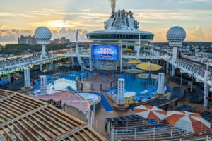 Read more about the article Independence of the Seas cruise ship review: What to expect on board a Freedom-class megaship