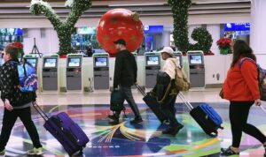 Read more about the article Christmas travel is here: What you can expect this holiday season