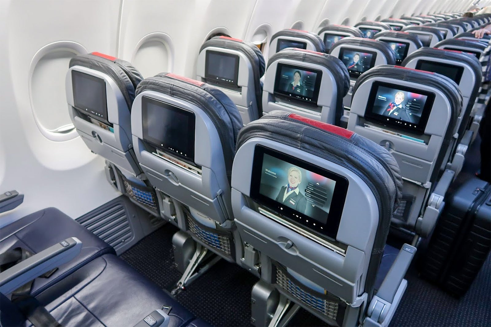 You are currently viewing Chasing American Airlines elite status? Here are 15 ways to earn Loyalty Points
