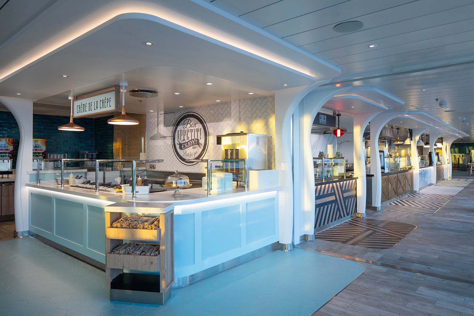 You are currently viewing Royal Caribbean food: The ultimate cruise guide to restaurants and dining on board