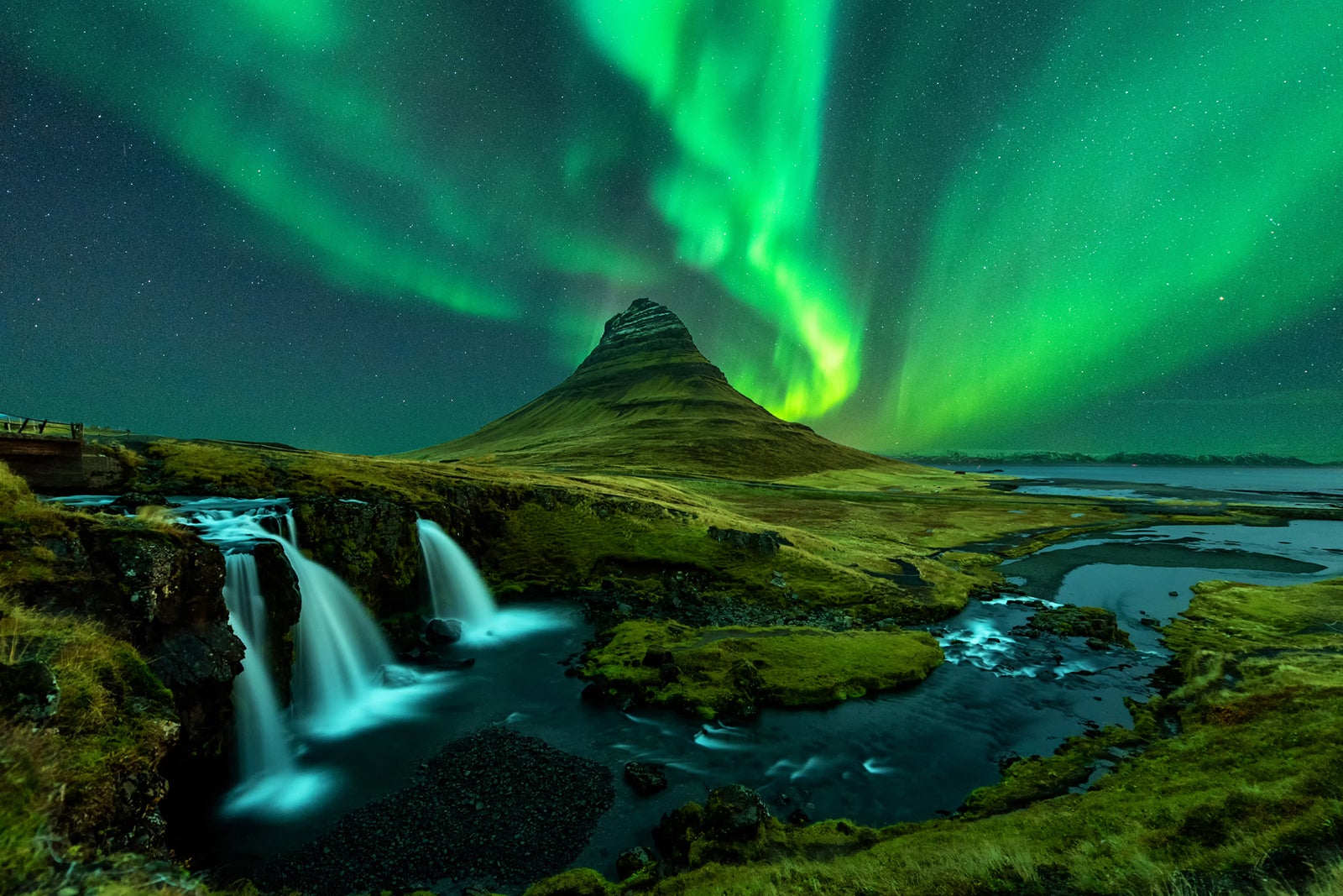 Read more about the article Tips for using a smartphone to photograph the northern lights