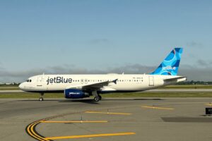 Read more about the article JetBlue partners with Vrbo, allowing TrueBlue earnings on Paisly home rentals