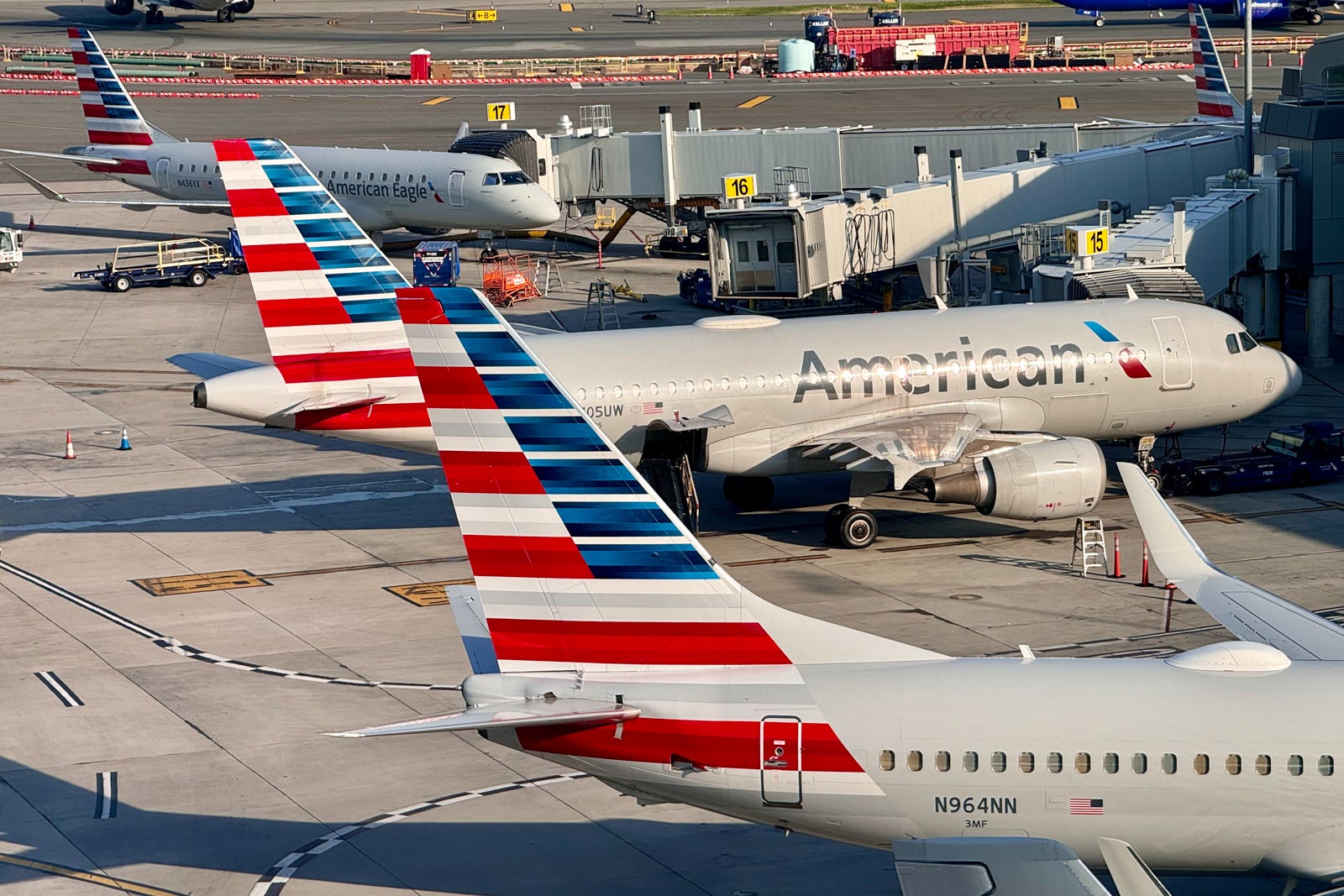 You are currently viewing Last chance: Targeted World of Hyatt elite members can register for instant American Airlines status