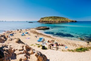 Read more about the article 13 European beaches perfect for a sunny autumn vacation