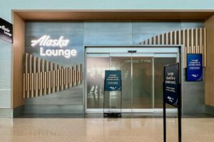 Read more about the article Alaska lounge membership cost to increase in 2025