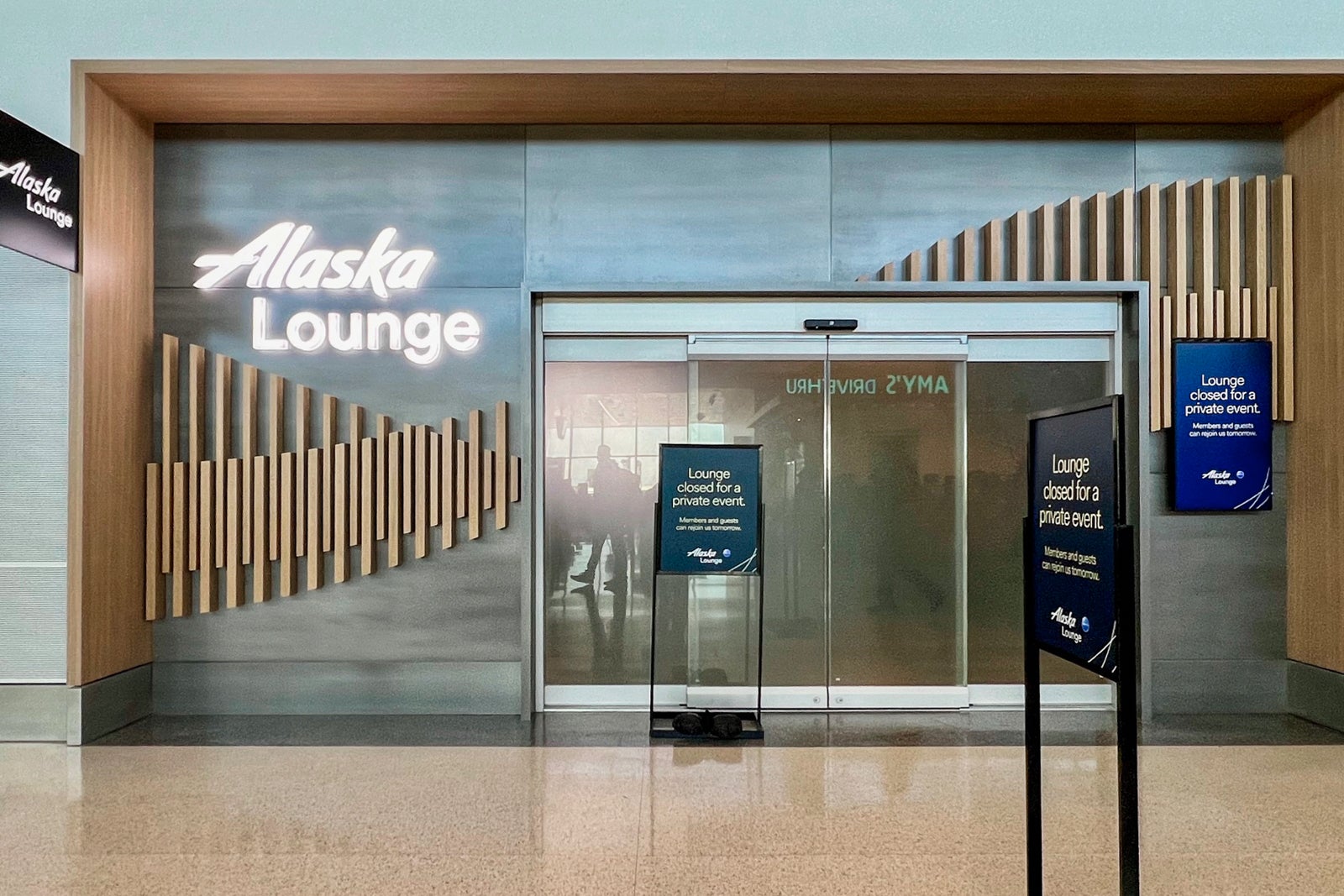 Read more about the article Alaska lounge membership cost to increase in 2025