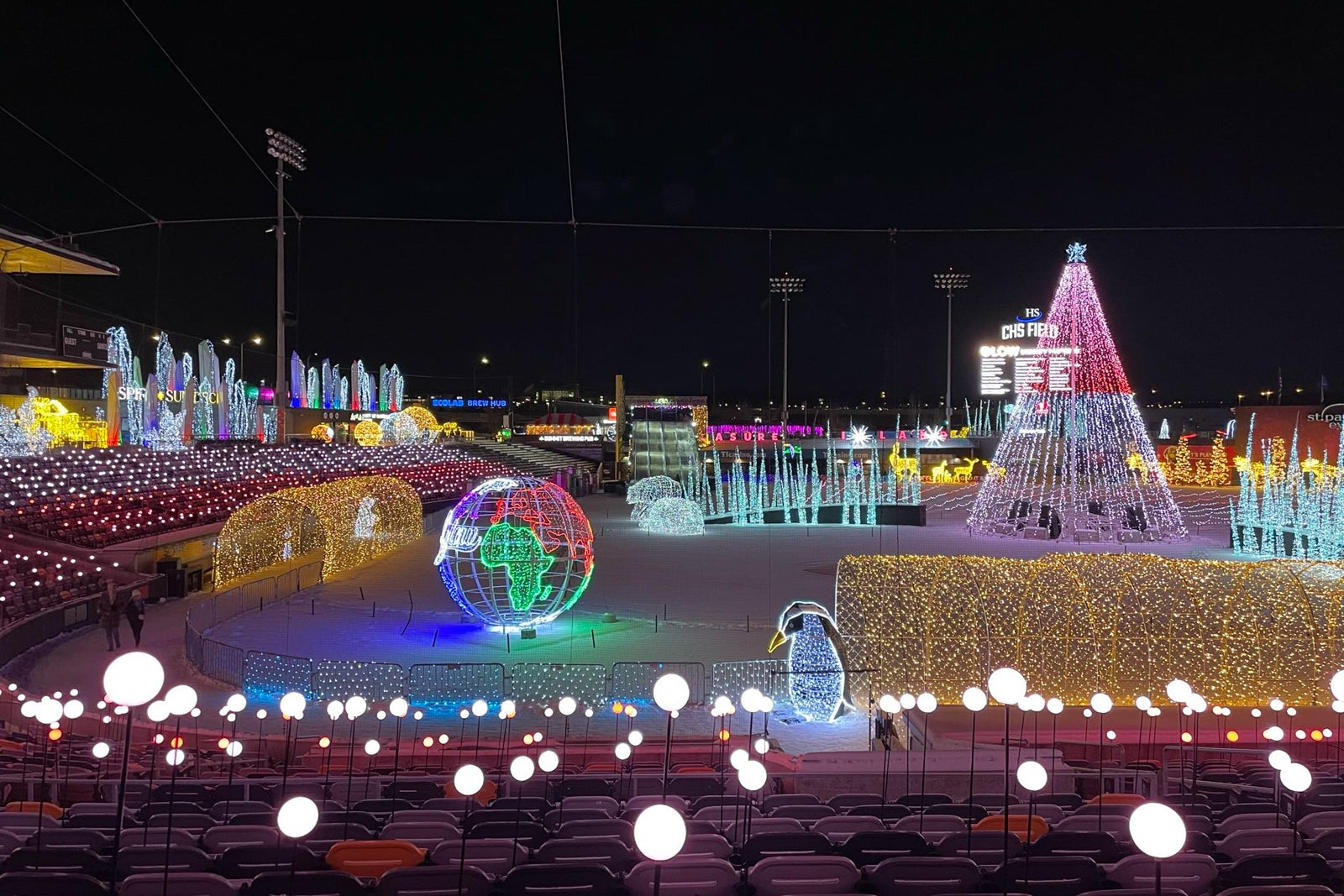 Read more about the article Our guide to 13 of the best holiday light shows in the US