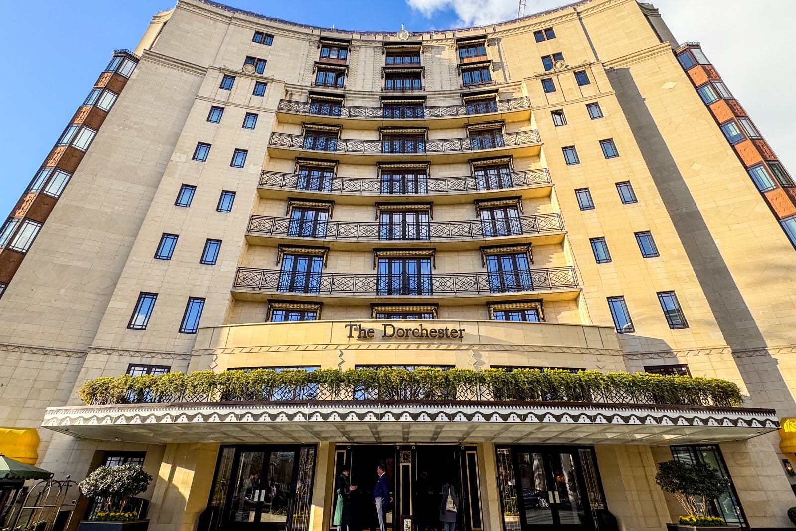 You are currently viewing This lavish London hotel is looking better than ever thanks to a top-to-toe renovation