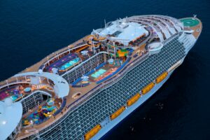 Read more about the article The 7 classes of Royal Caribbean cruise ships, explained