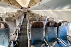 Read more about the article Alaska Airlines tweaks award charts with HawaiianMiles