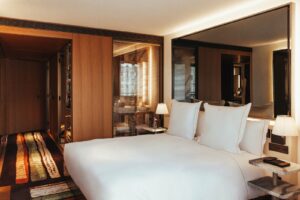 Read more about the article Hilton just opened a luxury hotel near the Eiffel Tower — and you can book it from 110,000 points