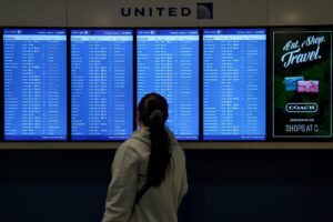 Read more about the article No end in sight: United, JetBlue expand Newark travel waivers as ATC delays mount