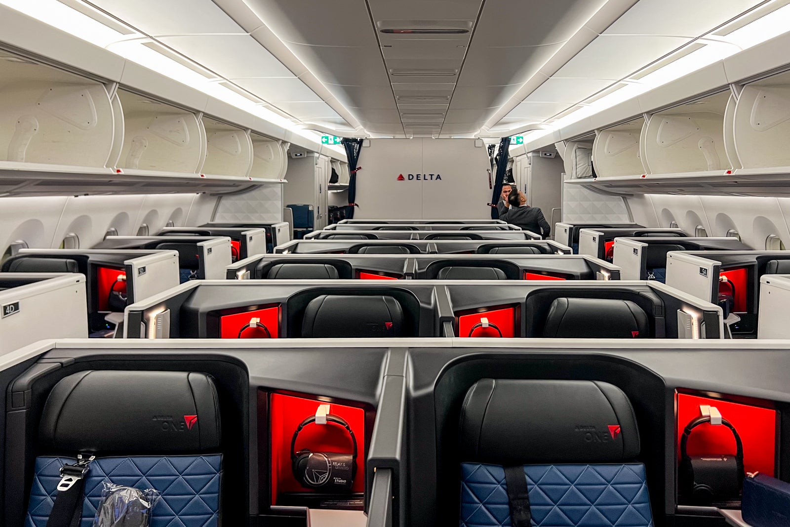 You are currently viewing Book fast: Delta One business-class award space to Europe this summer starting at 46K points