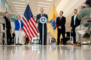 Read more about the article United touts cheap Newark flights, less chaos as key runway reopens early