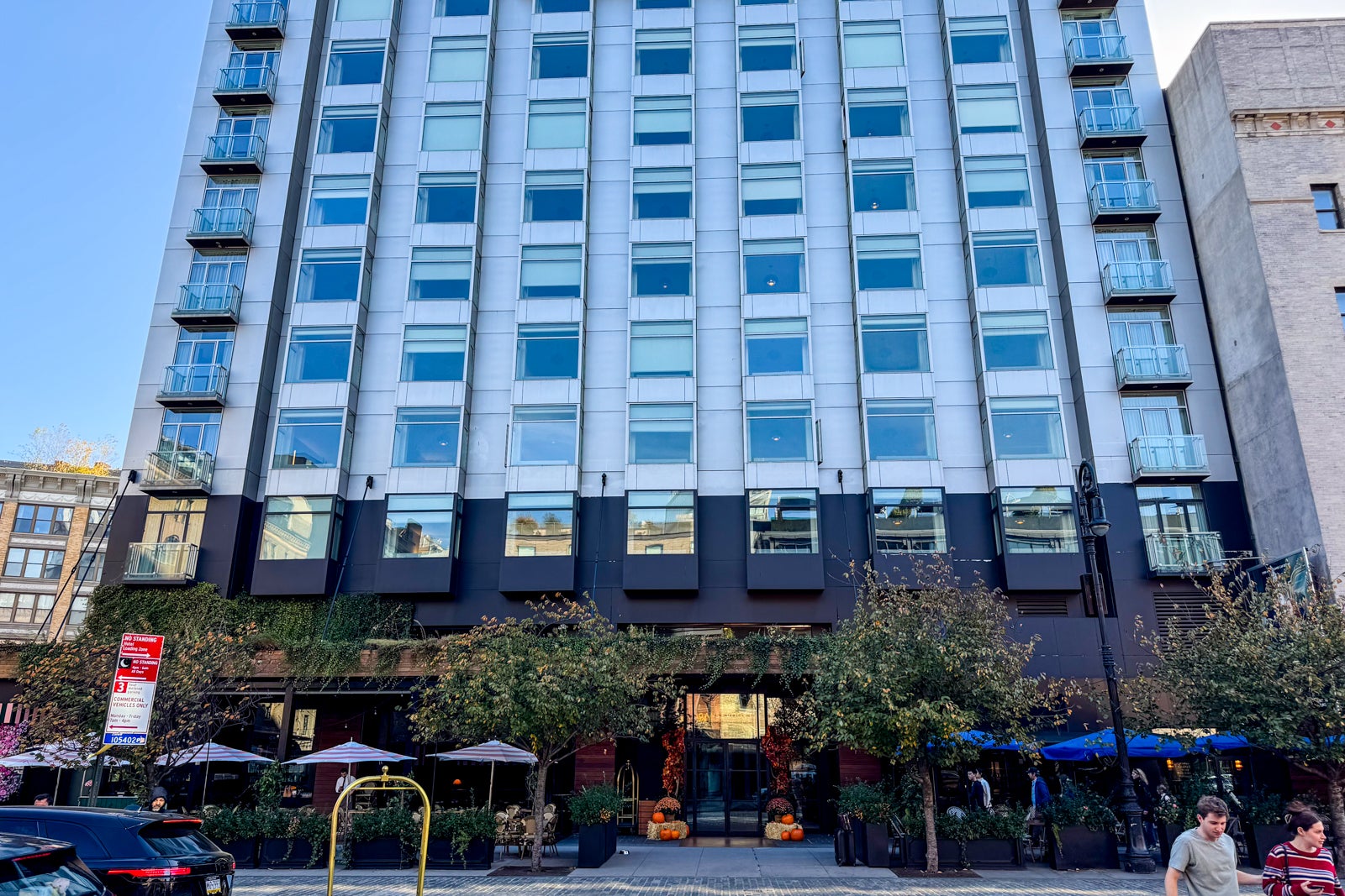 You are currently viewing This iconic New York hotel has one of the city’s best rooftop pools and a members-only club