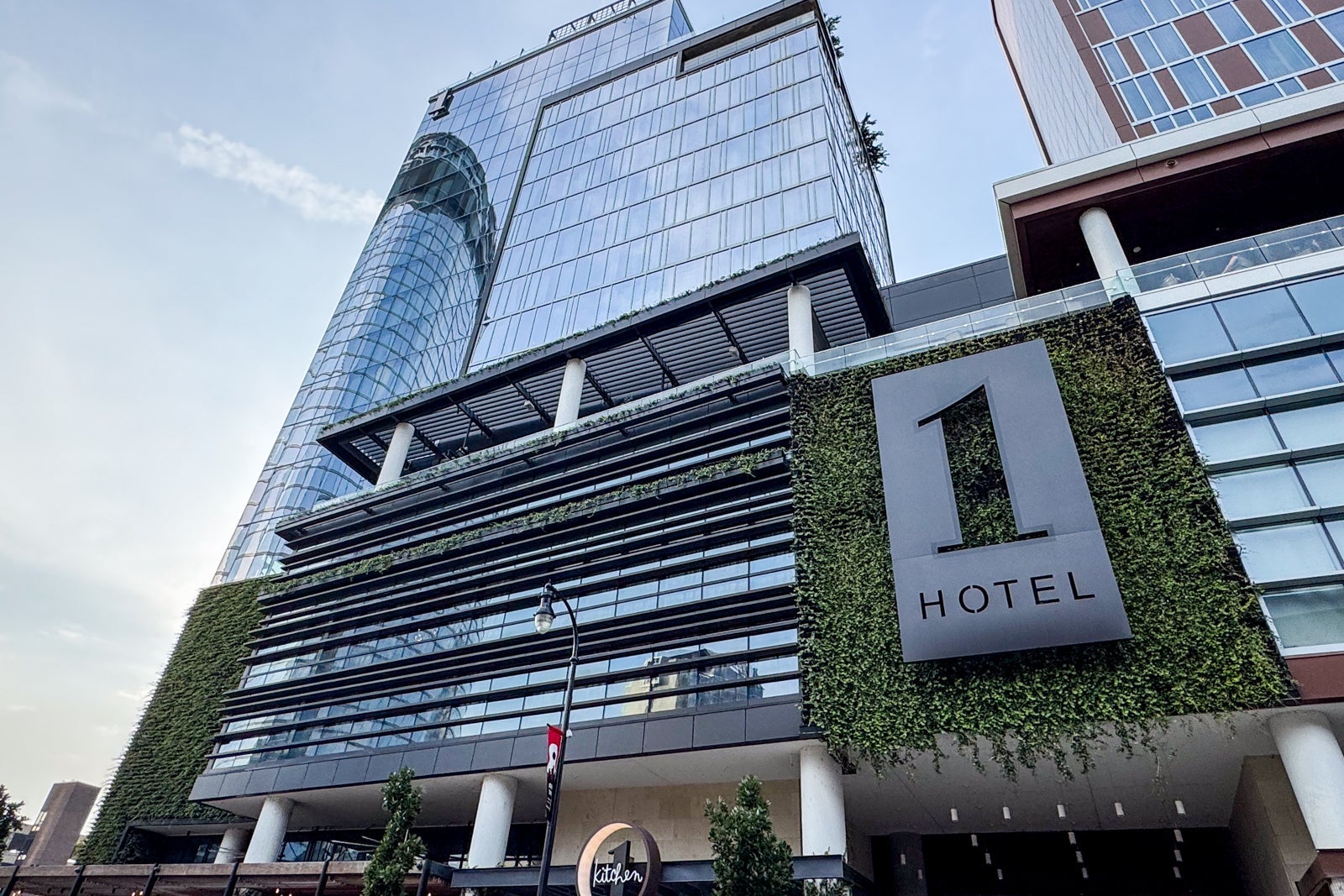 You are currently viewing Eco-chic in Music City: A review of the 1 Hotel Nashville