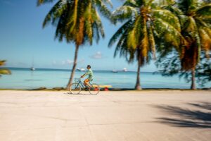 Read more about the article Chase Sapphire Reserve vs. Amex Gold: A top luxury travel card against a top foodie card