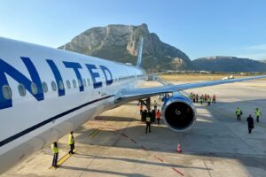 Read more about the article Love premium economy? You’re not alone. United wants more comfy recliner seats for its planes