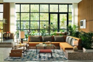 Read more about the article This new hotel in Hollywood has a rooftop lounge and pool with views of the Hollywood sign — and it’s bookable from 39,000 Marriott points