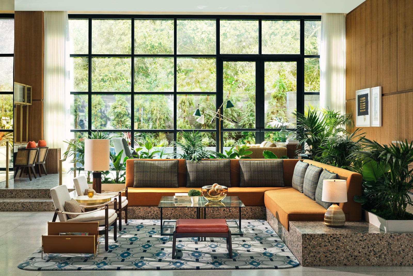 You are currently viewing This new hotel in Hollywood has a rooftop lounge and pool with views of the Hollywood sign — and it’s bookable from 39,000 Marriott points