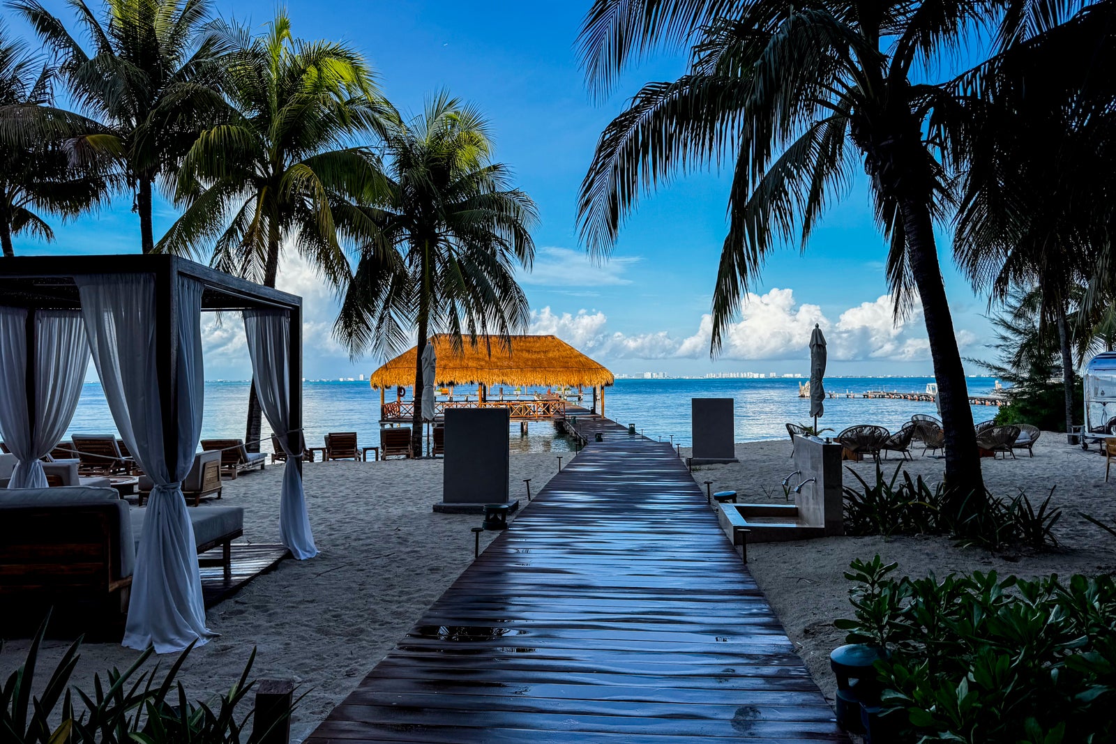 You are currently viewing The 4 best things about my first-ever all-inclusive beach resort experience: Almare, a Luxury Collection Resort