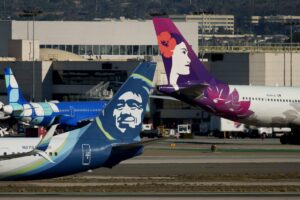 Read more about the article Alaska Airlines and Hawaiian Airlines unveil much-anticipated joint loyalty program: Atmos Rewards