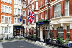 Read more about the article I broke a points and miles rule and still got a good deal to Europe — how I maximized my rewards