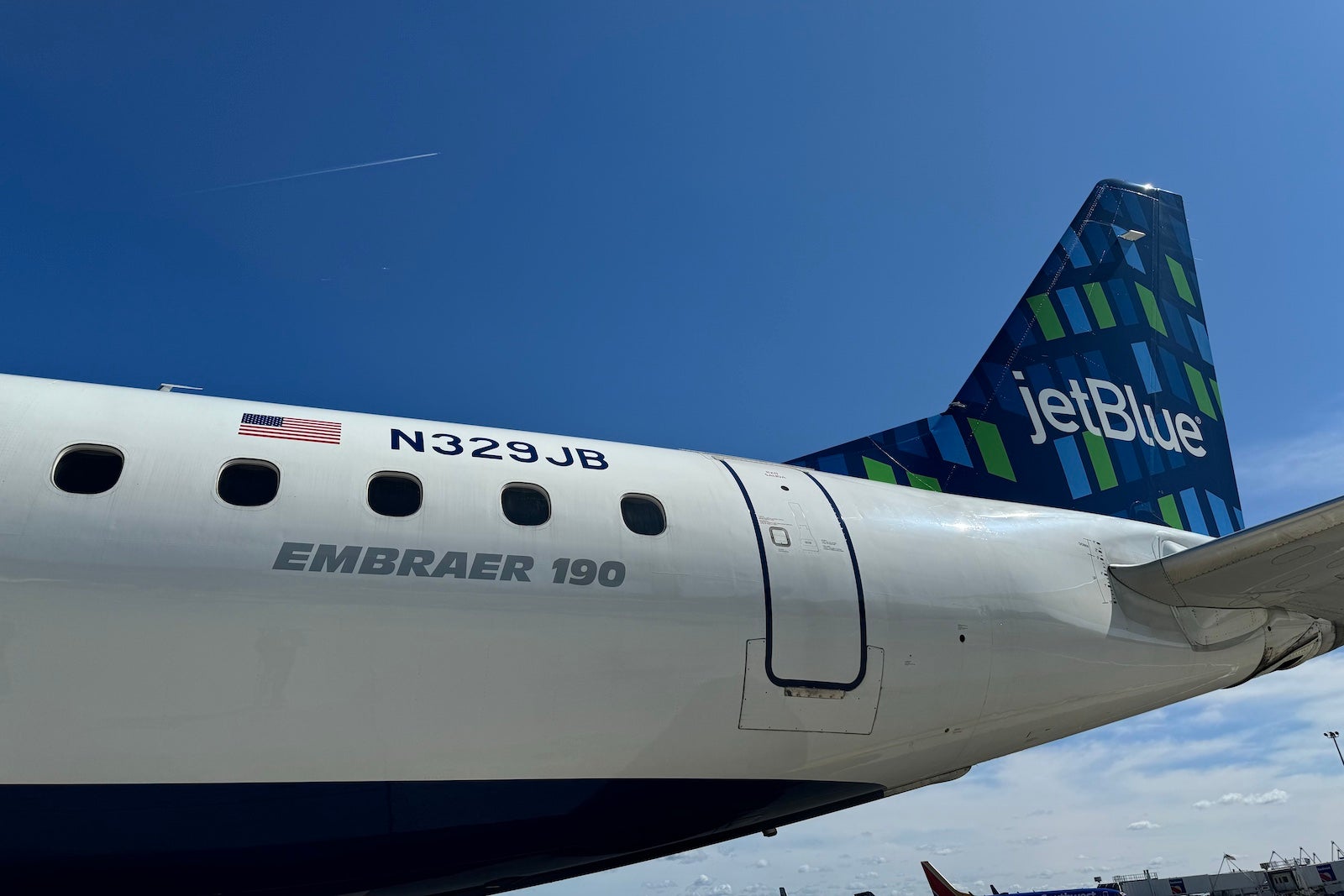 You are currently viewing Farewell — and good riddance? JetBlue retires its smallest, most outdated plane