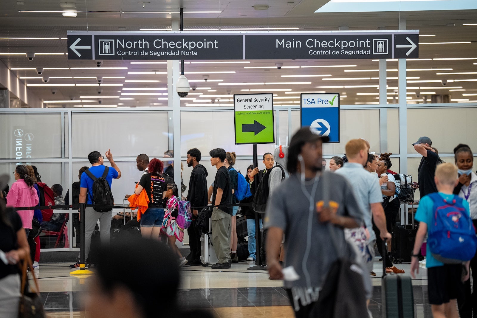You are currently viewing Secondary screening? TSA requiring some flyers to show IDs again at the gate