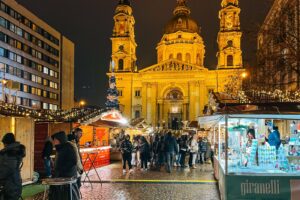 Read more about the article Act fast: It’s time to start booking holiday flights for the best deals