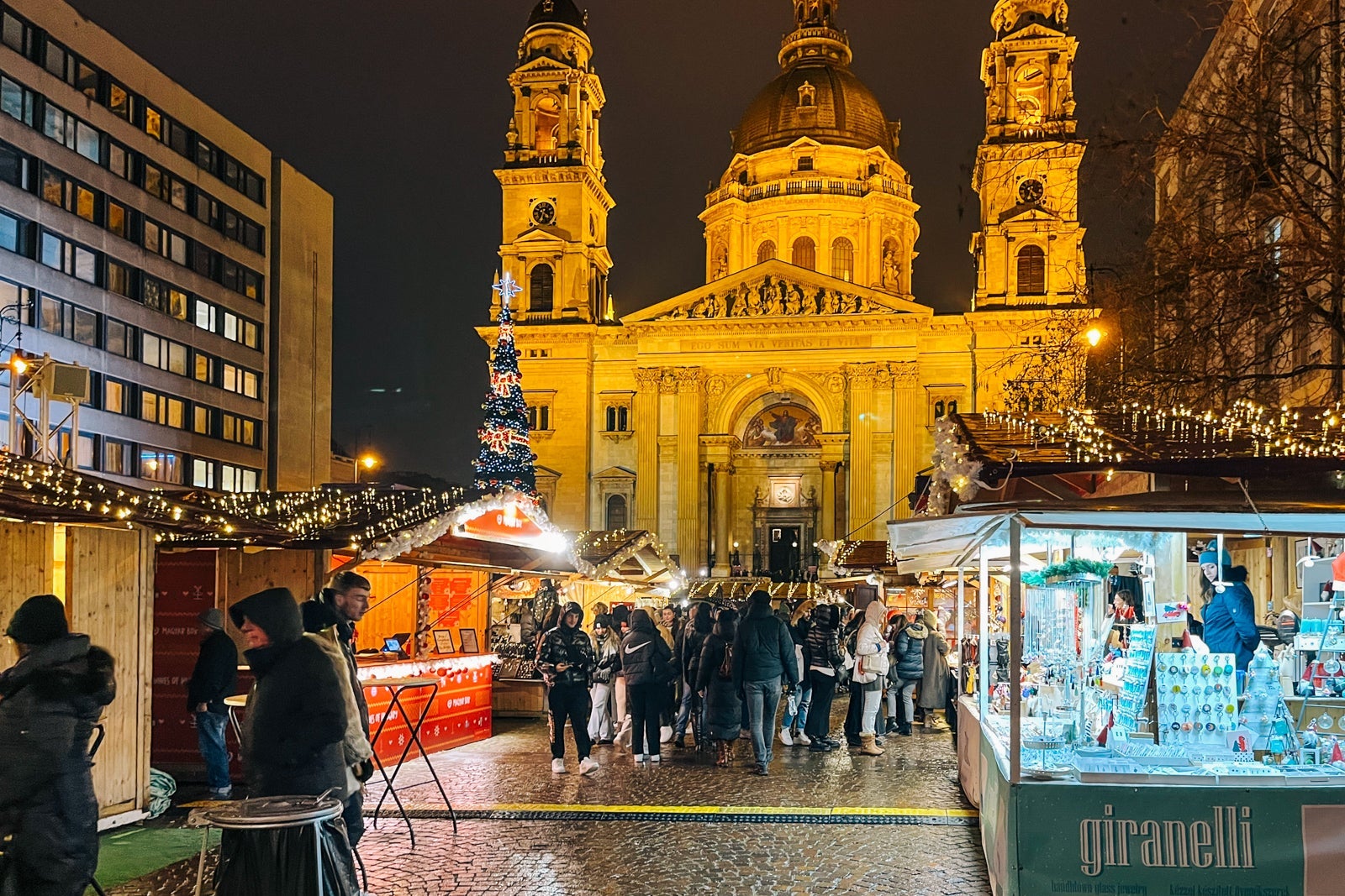 You are currently viewing Act fast: It’s time to start booking holiday flights for the best deals