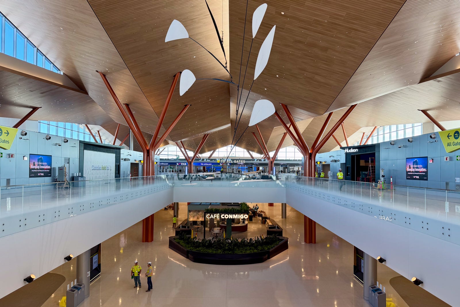 Read more about the article Inside Pittsburgh’s glistening new $1.7 billion terminal that’s about to open