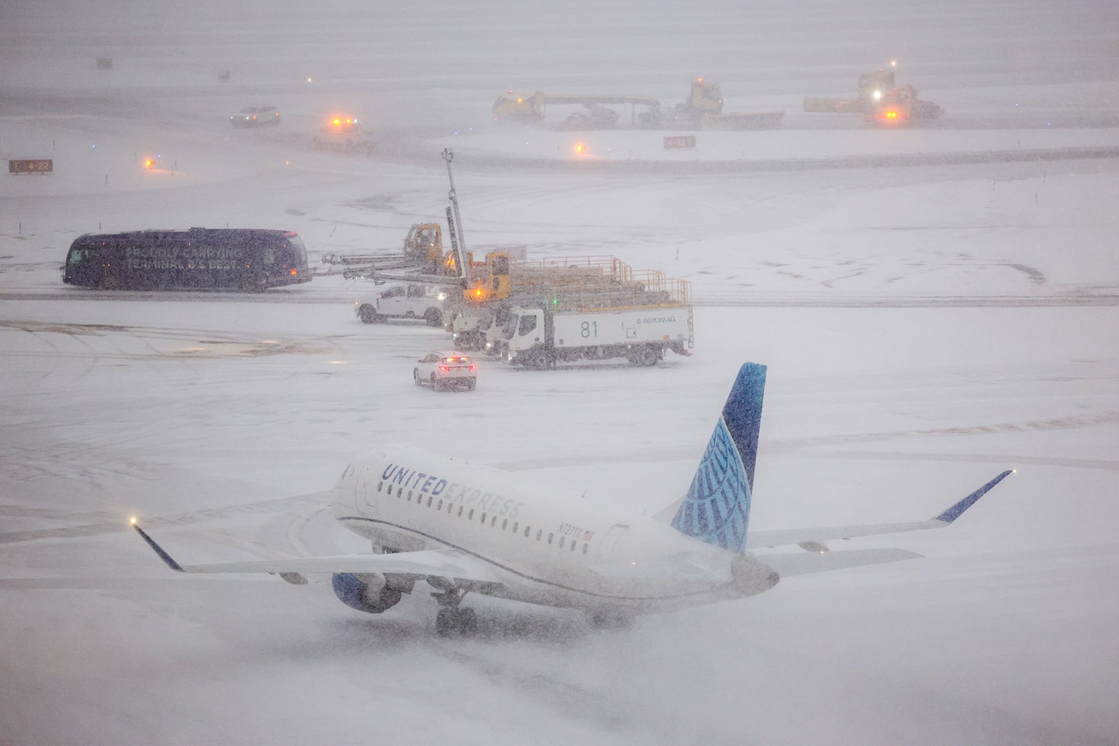 You are currently viewing 20,000 flights canceled in winter storm, but the worst may be behind us