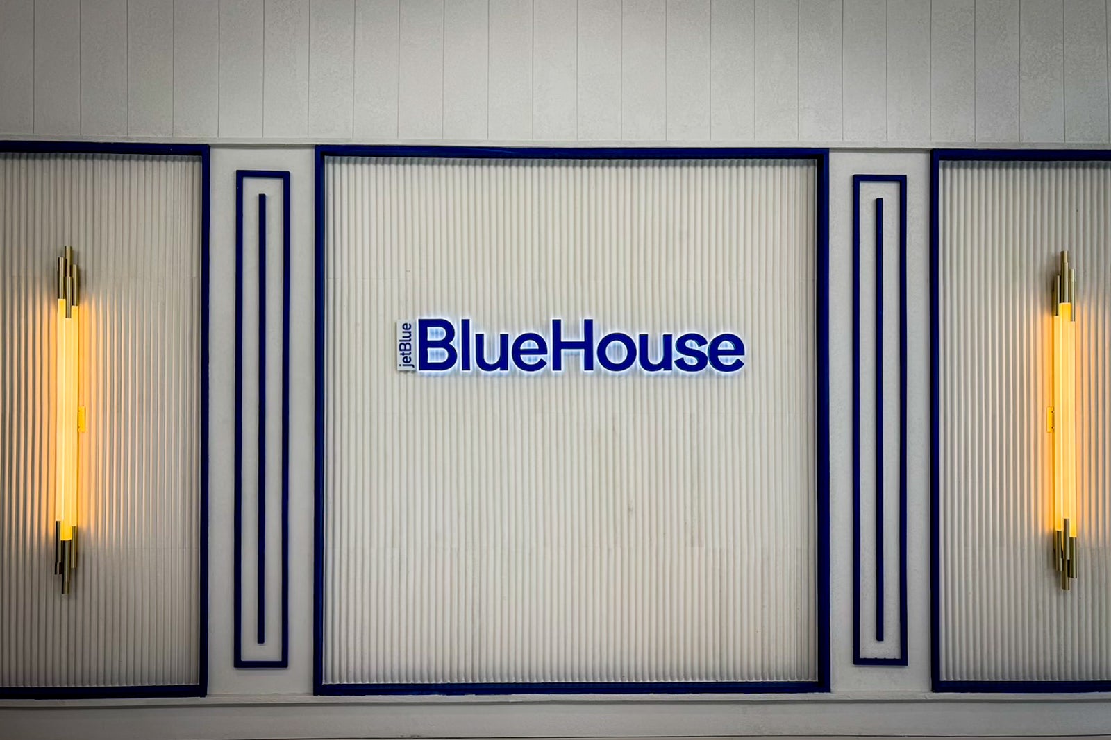 You are currently viewing JetBlue to offer lounge day passes at New York’s JFK: Here’s what it will cost