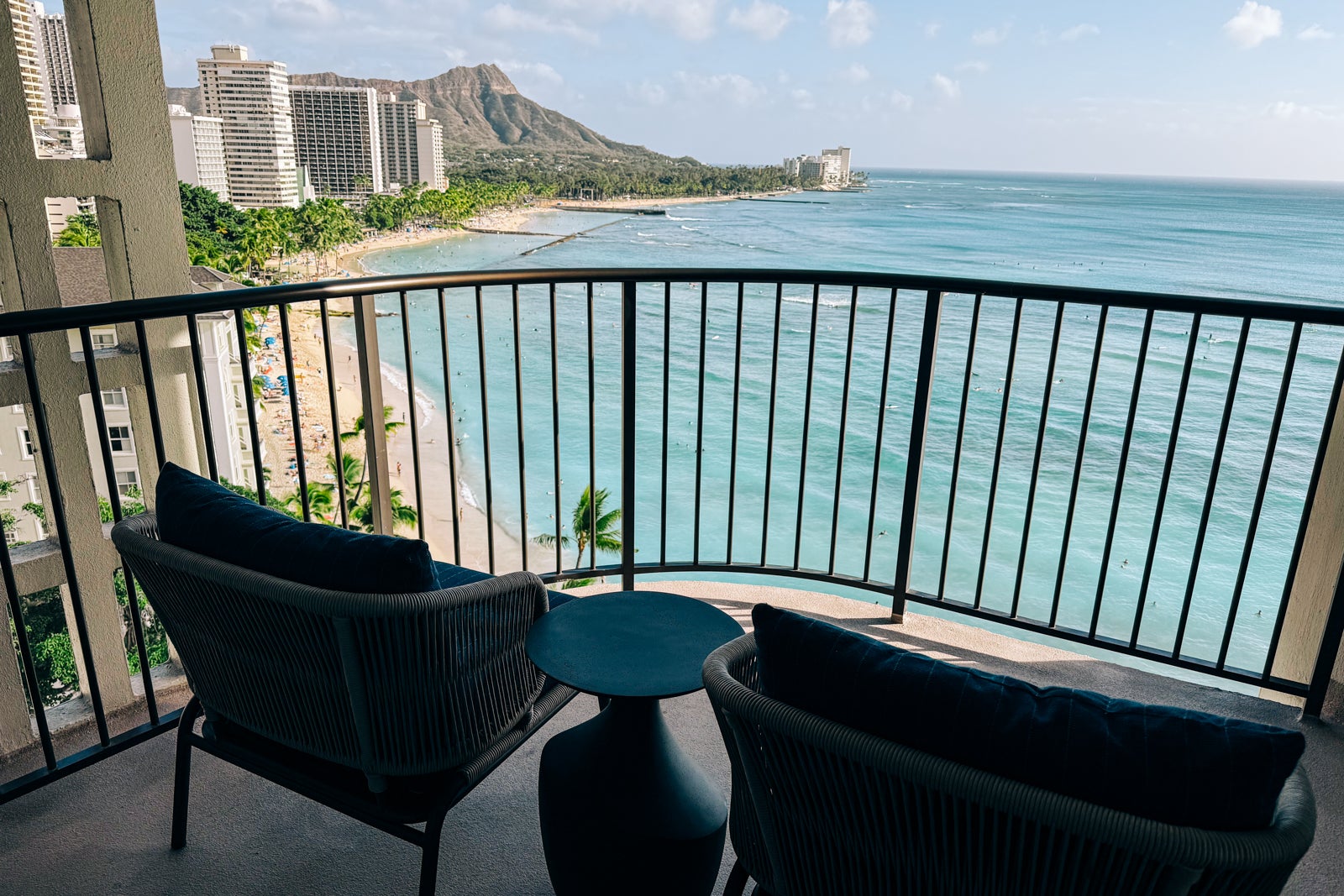 You are currently viewing First look: Honolulu’s iconic Moana Surfrider turns 125 and unveils complete remodel