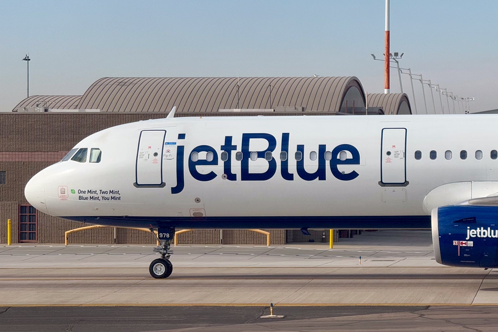 You are currently viewing JetBlue Premier Card adds new perks, including elite status boost and spending-based companion pass