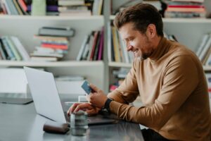 Read more about the article Rippling Corporate Card review: A powerful all-in-one card for cash back and expense control