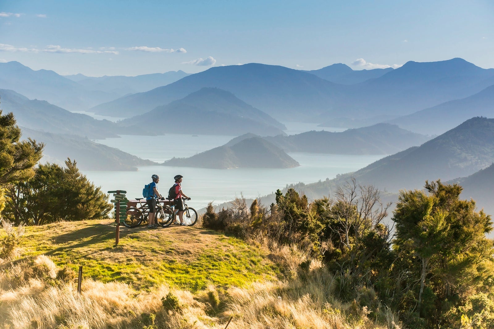 Read more about the article Earn up to 25,000 bonus miles when flying to Australia and New Zealand with American Airlines and Qantas